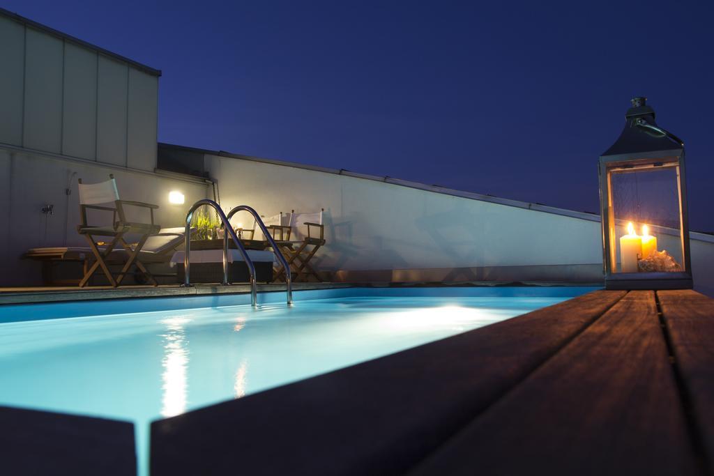 Pavi Apts Ljubljana - Private Rooftop Swimming Pool Bilik gambar